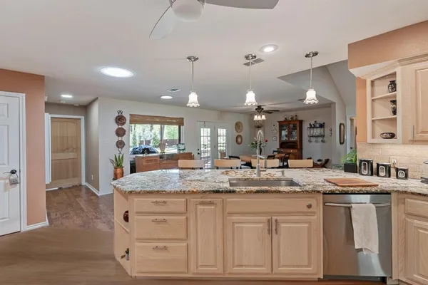 $599,900 | 108 Forehand Drive, Trinidad, TX 75163