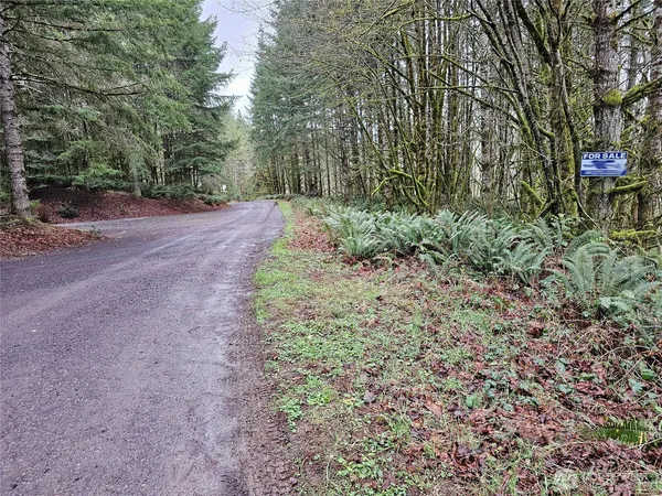 $84,900 | 461 Clearwater Road, Kelso, WA 98626