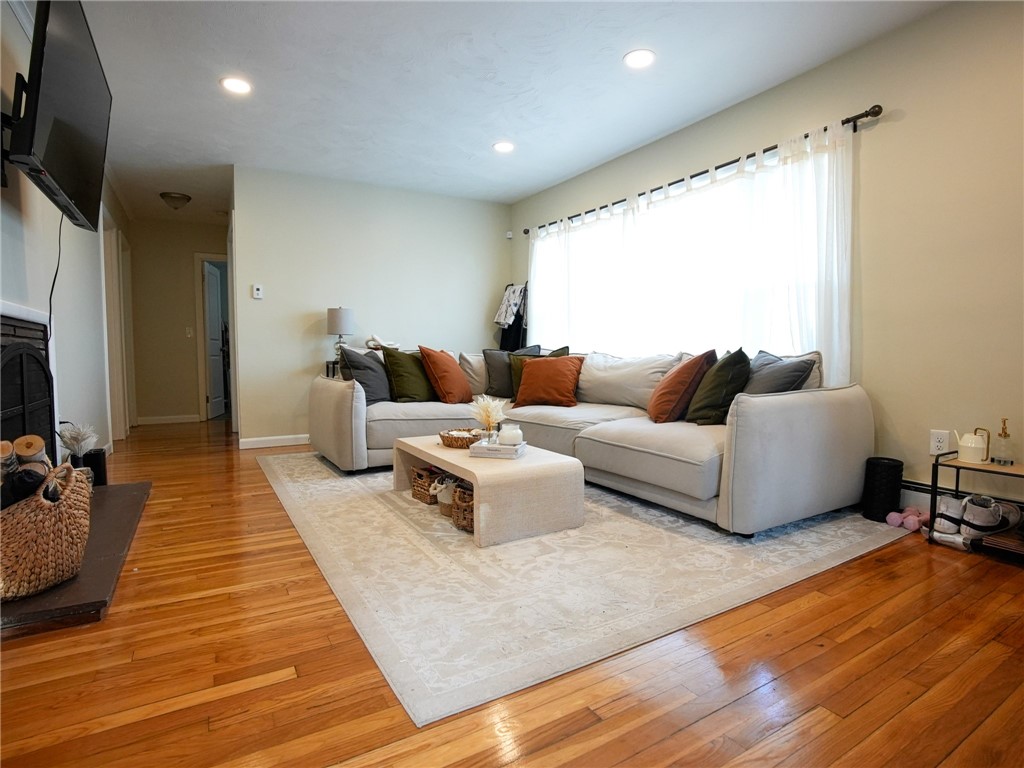 50 Elton Circle Cranston, RI 02921 - Photo 6 of 22