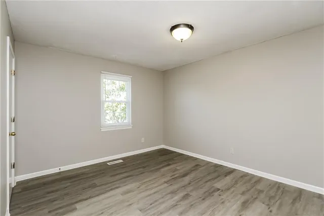 $2,250 | 5221 North Wyandotte Street, Kansas City, MO 64118