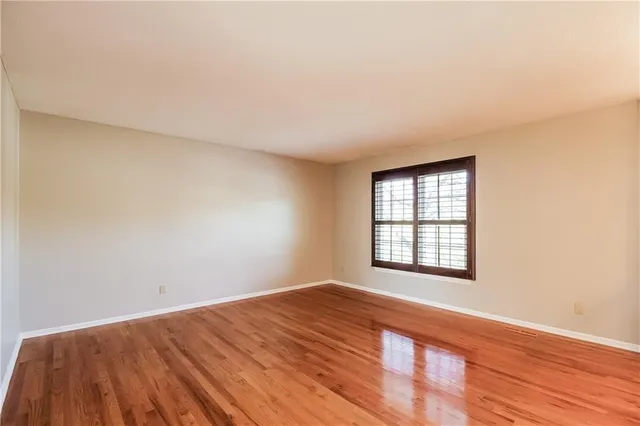 $2,250 | 5221 North Wyandotte Street, Kansas City, MO 64118