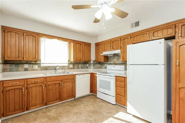 $2,250 | 5221 North Wyandotte Street, Kansas City, MO 64118