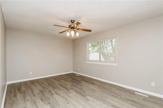 $2,250 | 5221 North Wyandotte Street, Kansas City, MO 64118