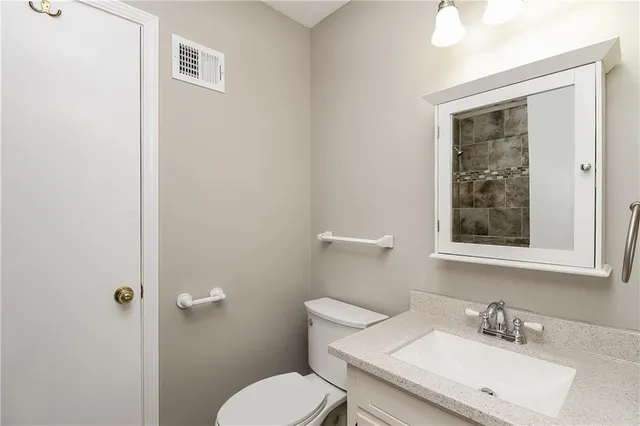 $2,250 | 5221 North Wyandotte Street, Kansas City, MO 64118