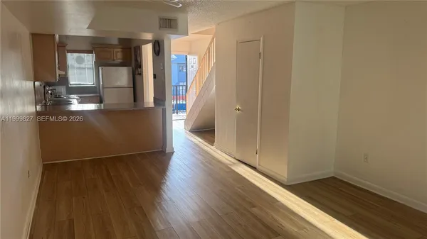 $2,100 | 2319 West 60th Street, Unit D203, Hialeah, FL 33016