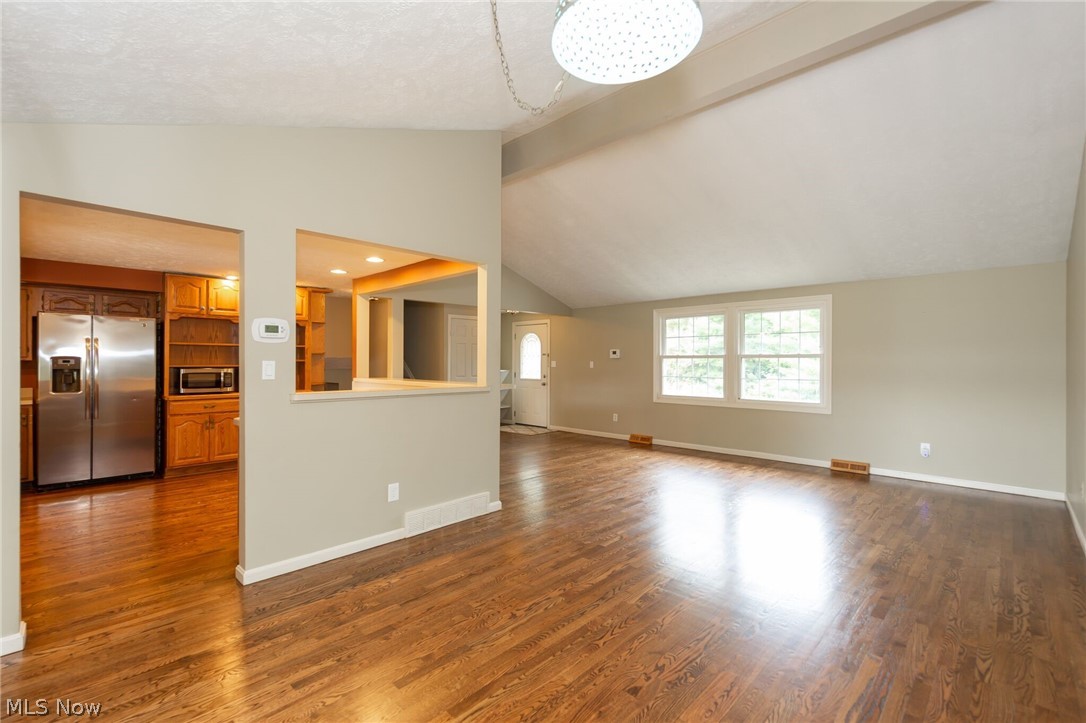17001 Wing Road Chagrin Falls, OH 44023 - Photo 4 of 35 Gallery Image 4
