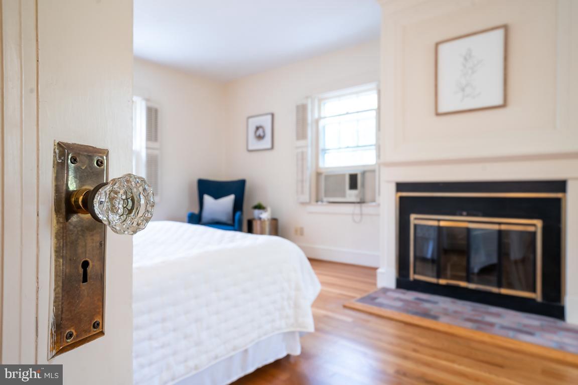 3947 Harrison Street Northwest Washington, DC 20015 - Photo 21 of 45 Lovely doorknobs!