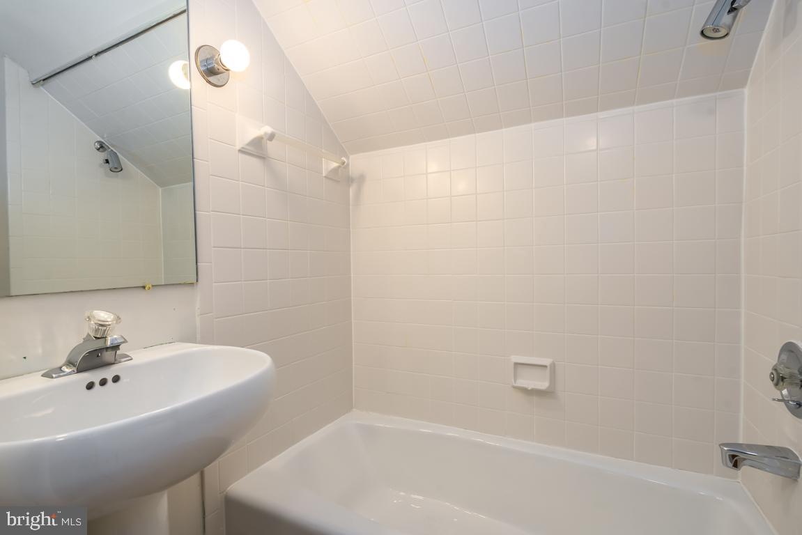 3947 Harrison Street Northwest Washington, DC 20015 - Photo 32 of 45 3rd floor bath
