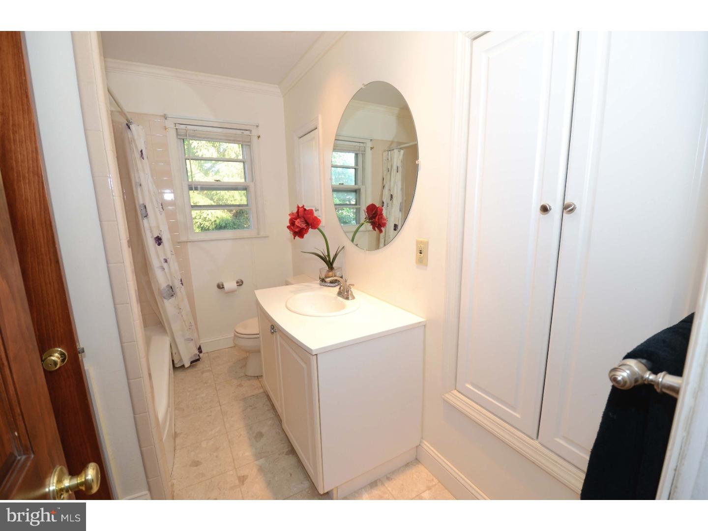 1007 Gallery Road Wilmington, DE 19805 - Photo 11 of 16 Bathroom