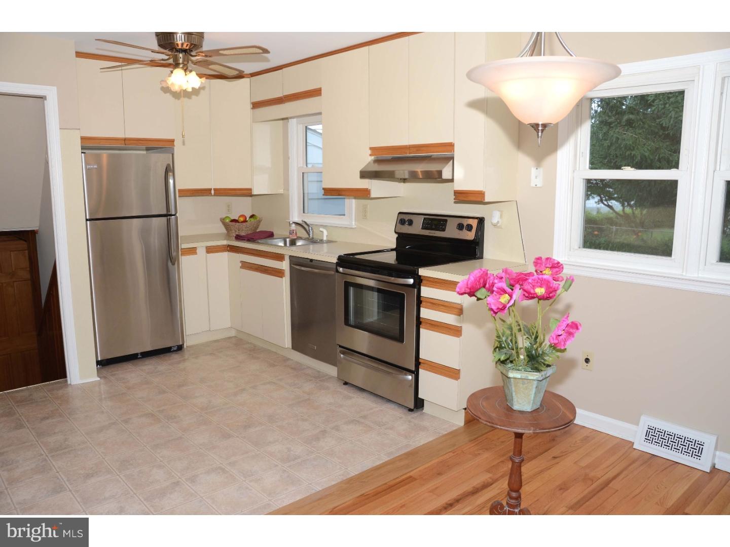 1007 Gallery Road Wilmington, DE 19805 - Photo 5 of 16 Kitchen