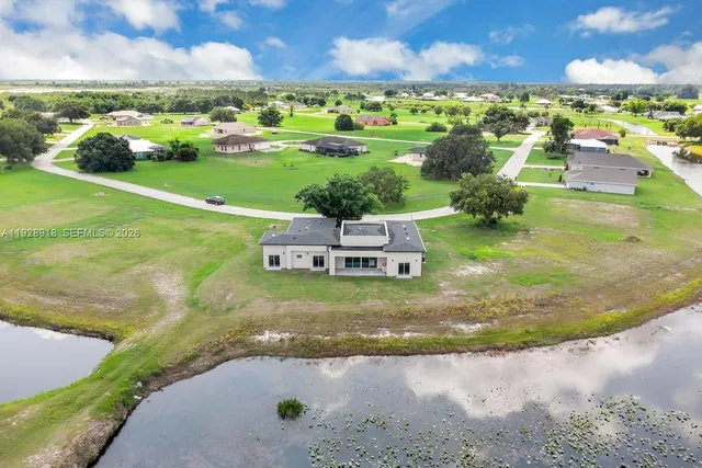 $449,000 | 6805 Heavitree Drive, Sebring, FL 33876