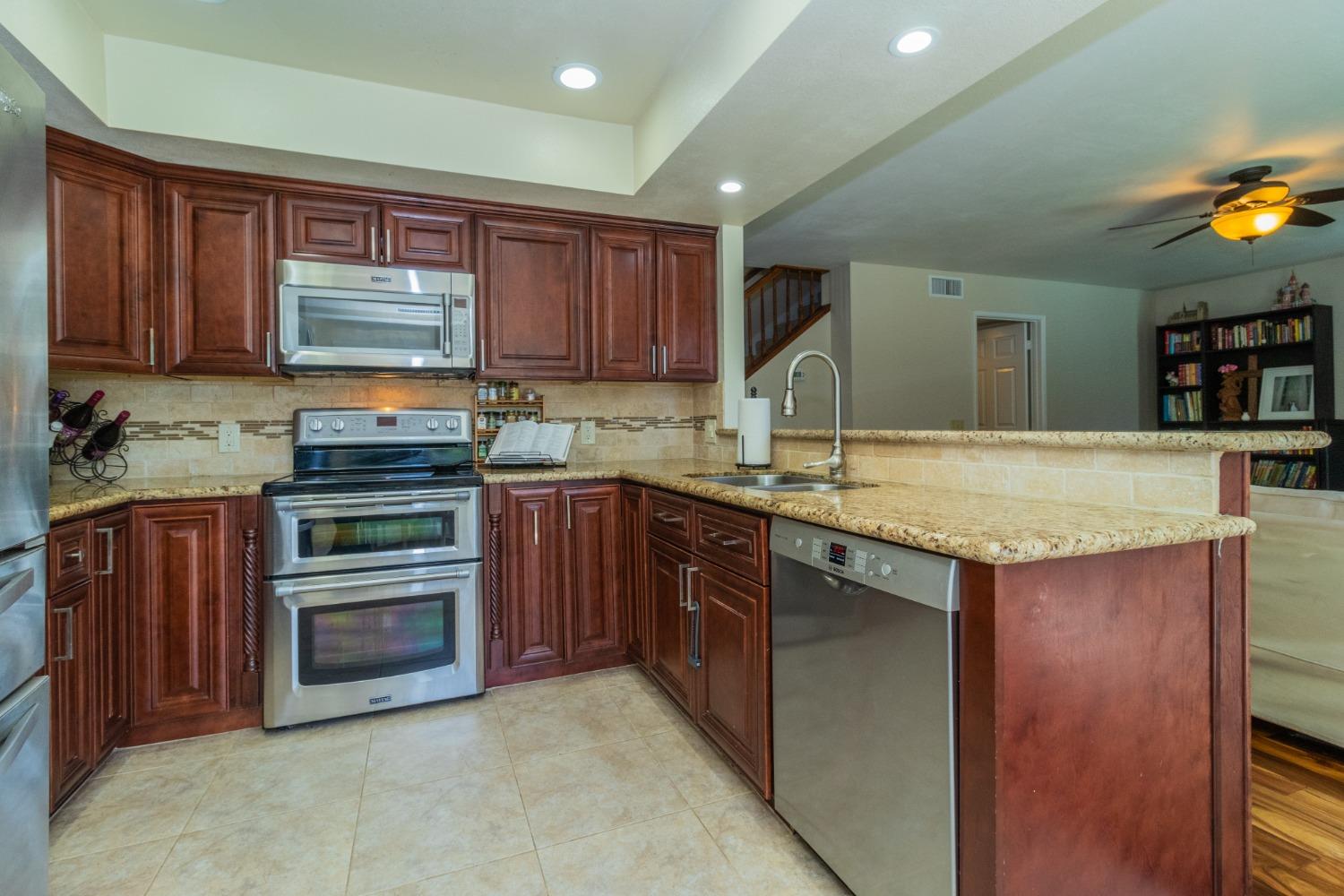 4075 San Gabriel Avenue Clovis, CA 93619 - Photo 11 of 28