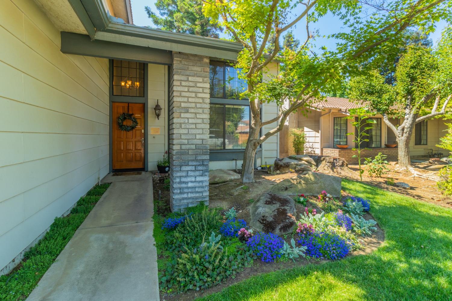 4075 San Gabriel Avenue Clovis, CA 93619 - Photo 2 of 28