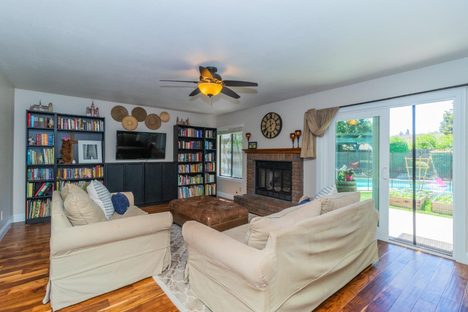 4075 San Gabriel Avenue Clovis, CA 93619 - Photo 7 of 28