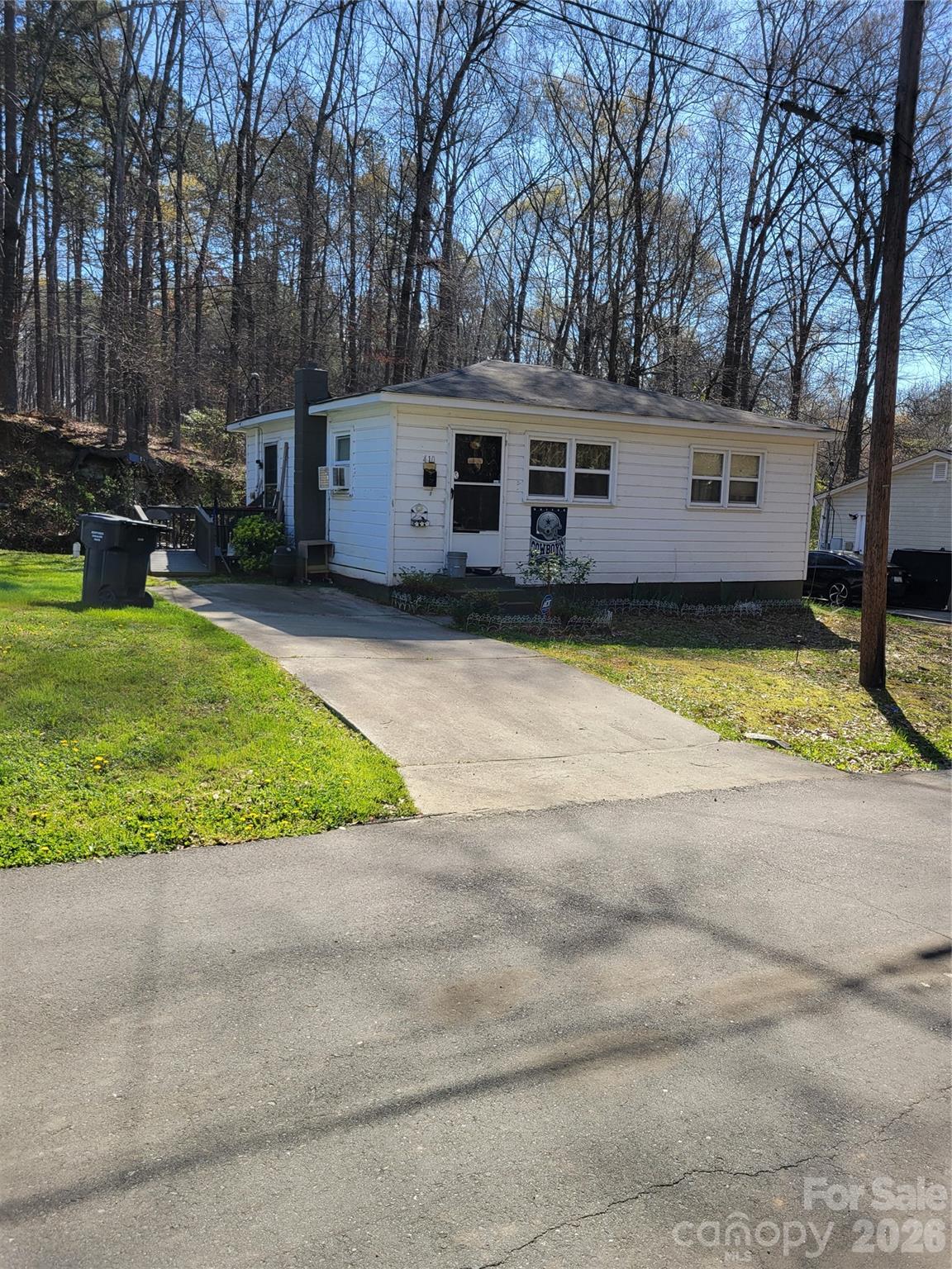408 South Starr Street Dallas, NC 28034 - Photo 4 of 5 a view of a house with a yard