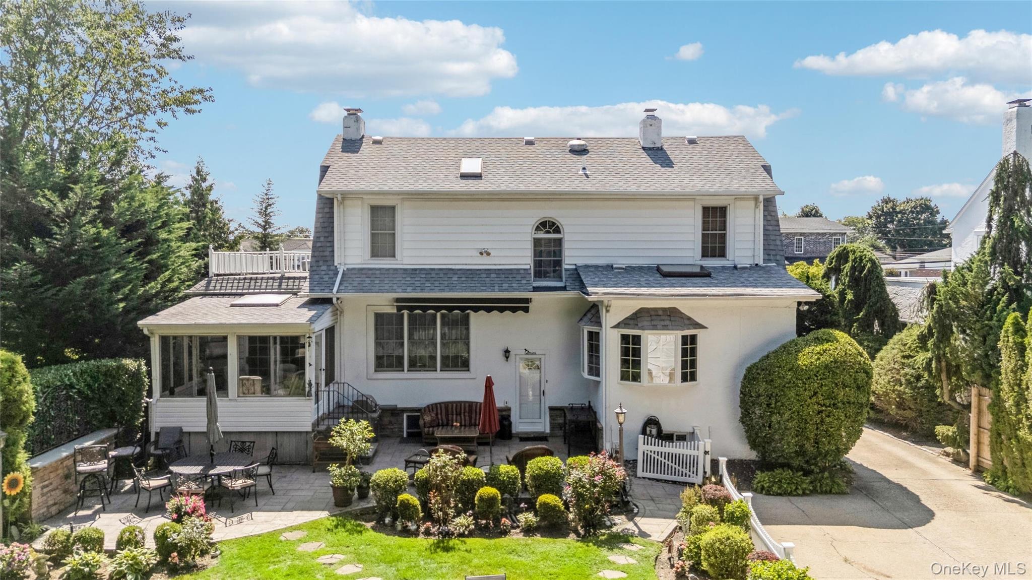 43 Beverly Road Merrick, NY 11566 - Photo 25 of 48 Gallery Image 25