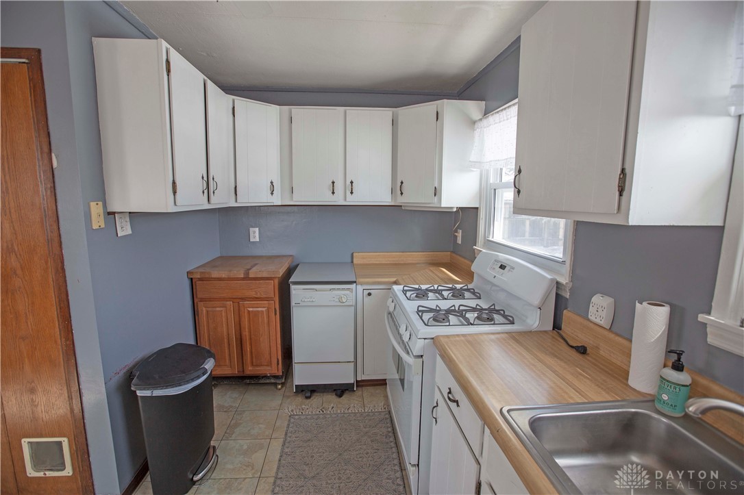 1586 Joselin Road Dayton, OH 45432 - Photo 9 of 22 Gallery Image 9