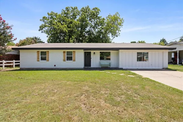 $284,000 | 270 North Barker Street, Stephenville, TX 76401