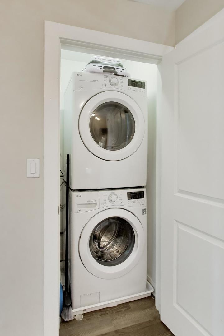 1623 Church Street Evanston, IL 60201 - Photo 23 of 29 a utility room with dryer and washer