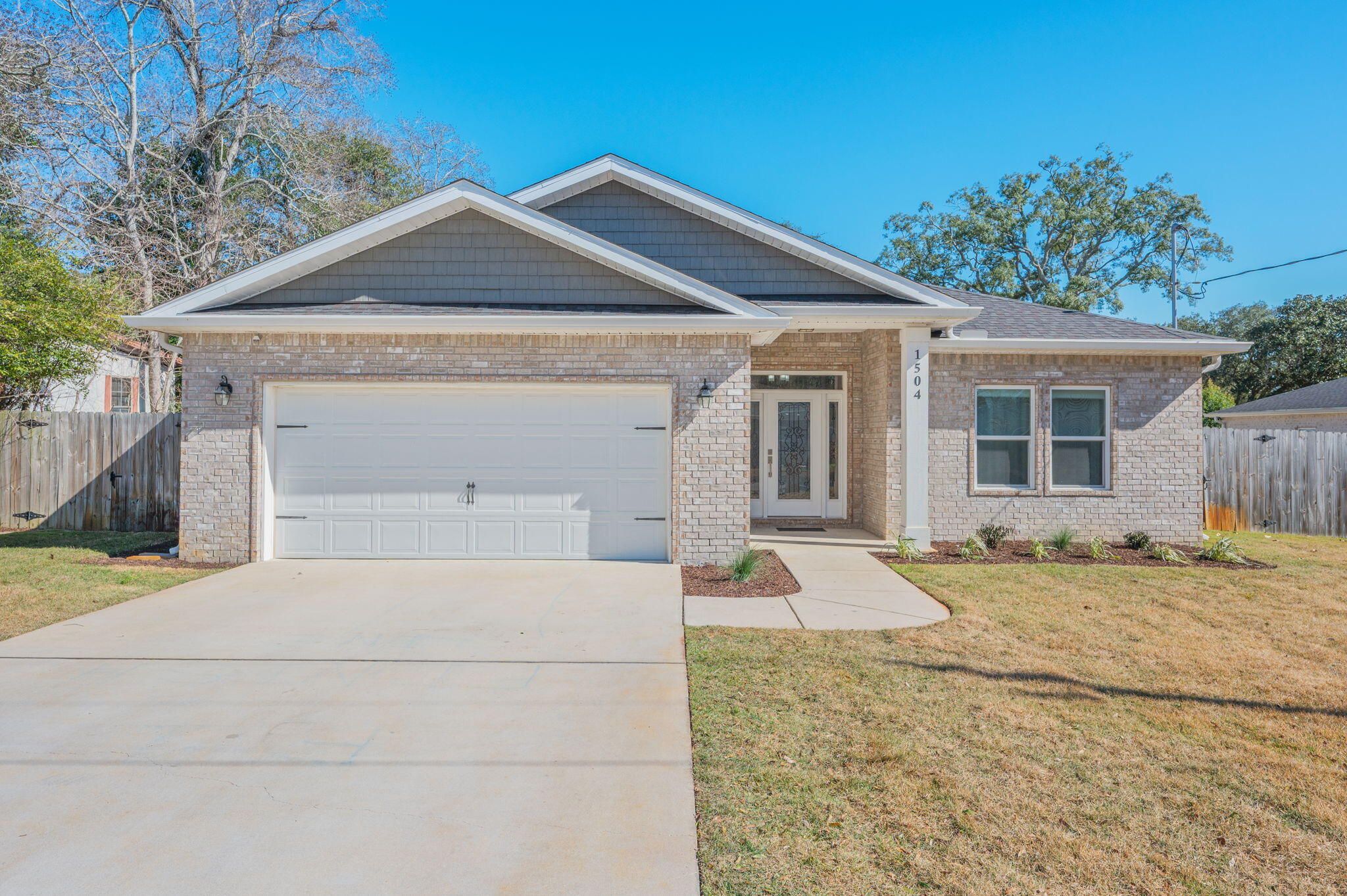 1504 West Ponderosa Road Fort Walton Beach, FL 32547 - Photo 3 of 43 LARGE DRIVEWAY