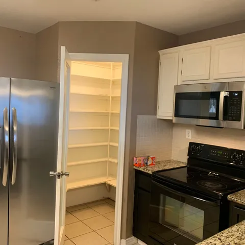 $400,000 | 210 Willow Bend, Onalaska, TX 77360