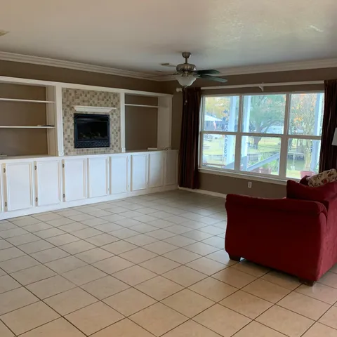 $400,000 | 210 Willow Bend, Onalaska, TX 77360