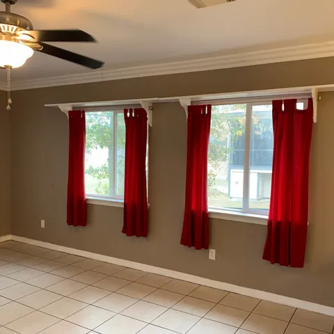 $400,000 | 210 Willow Bend, Onalaska, TX 77360