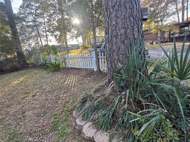 $400,000 | 210 Willow Bend, Onalaska, TX 77360