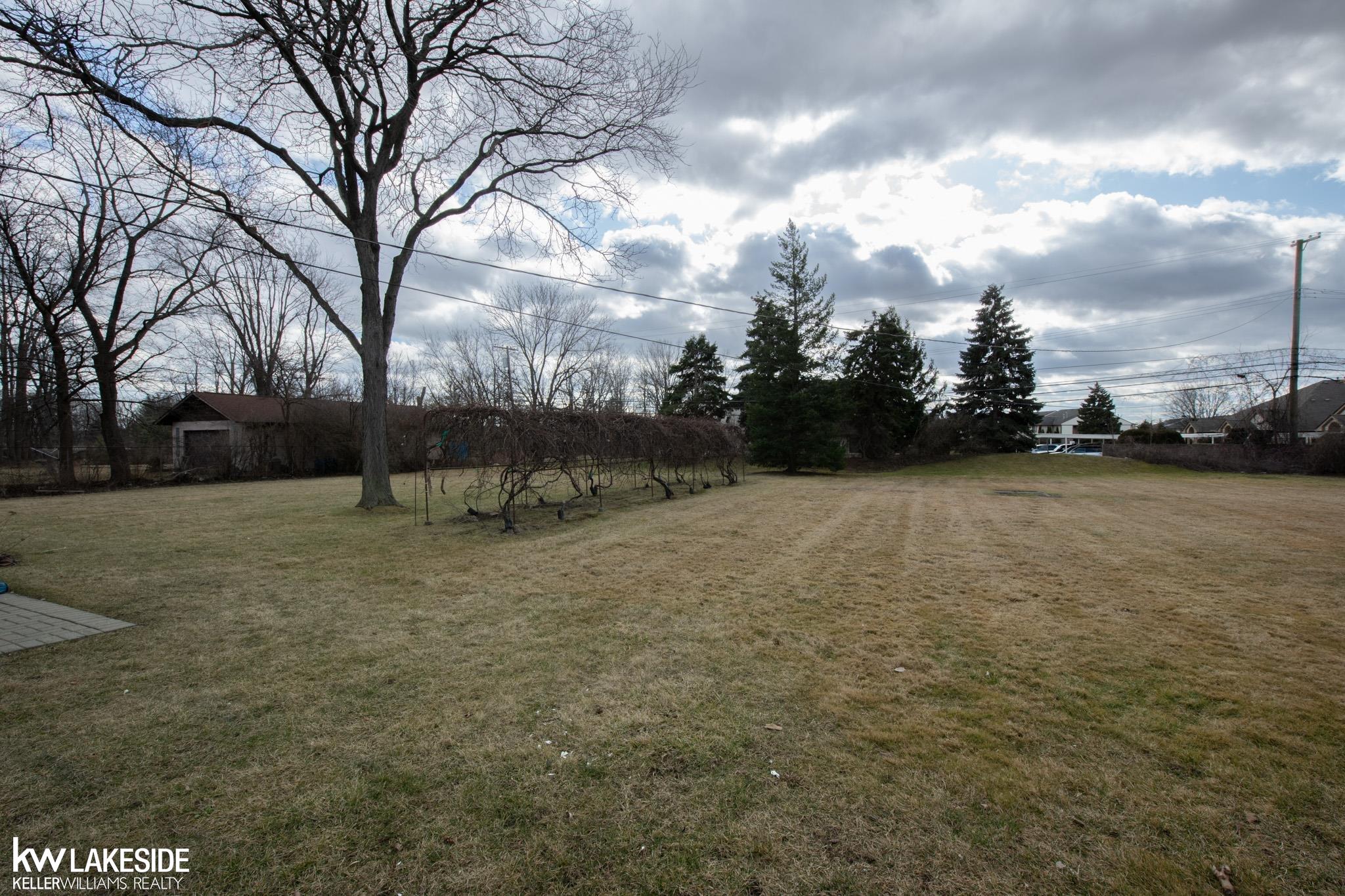 16420 15 Mile Road Fraser, MI 48026 - Photo 22 of 25 50101737-21.JPG
