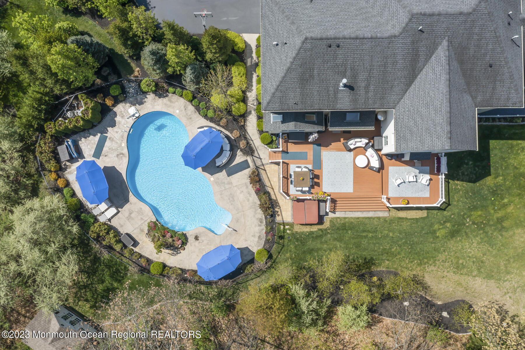 18 Weathervane Circle Cream Ridge, NJ 08514 - Photo 13 of 72 18 weather Drone 86 - Copy