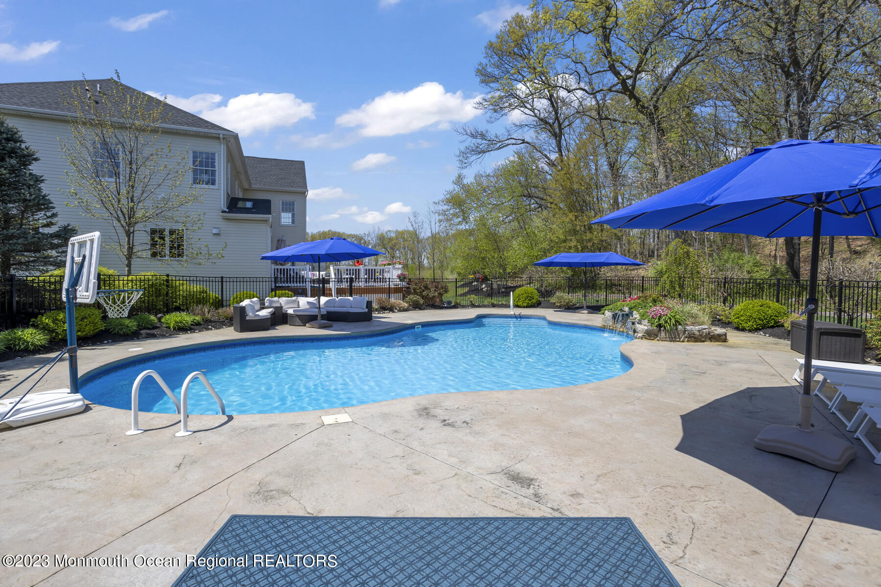 18 Weathervane Circle Cream Ridge, NJ 08514 - Photo 17 of 72 18 weathervane 350