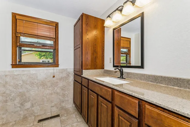 $198,500 | 9503 Southwest Haverhill Road, Augusta, KS 67010