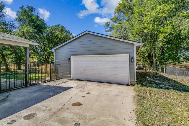 $198,500 | 9503 Southwest Haverhill Road, Augusta, KS 67010