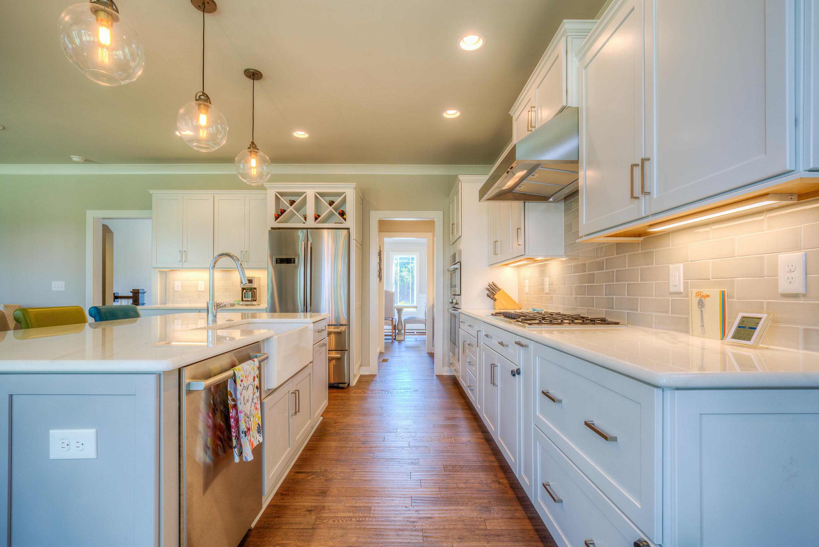 6910 Fairway Ridge Road Salem, VA 24153 - Photo 6 of 46 a large kitchen with kitchen island a sink a stove and a refrigerator