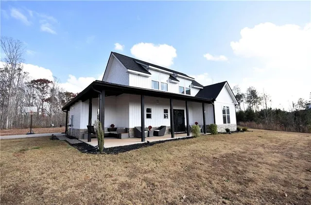 a house view with a outdoor space