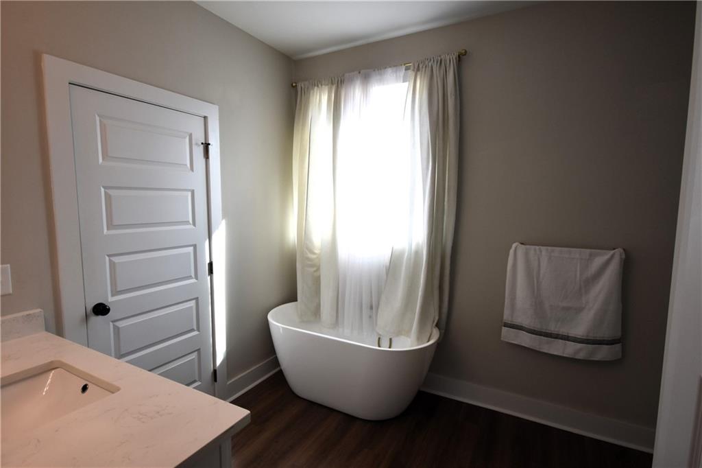 533 Lively Road Waco, GA 30182 - Photo 29 of 41 a very nice looking room with a chair and a window