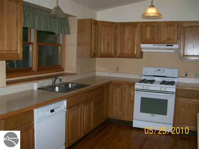 4784 Ridgewater Run Traverse City, MI 49685 - Photo 3 of 14 1716445-2.JPG
