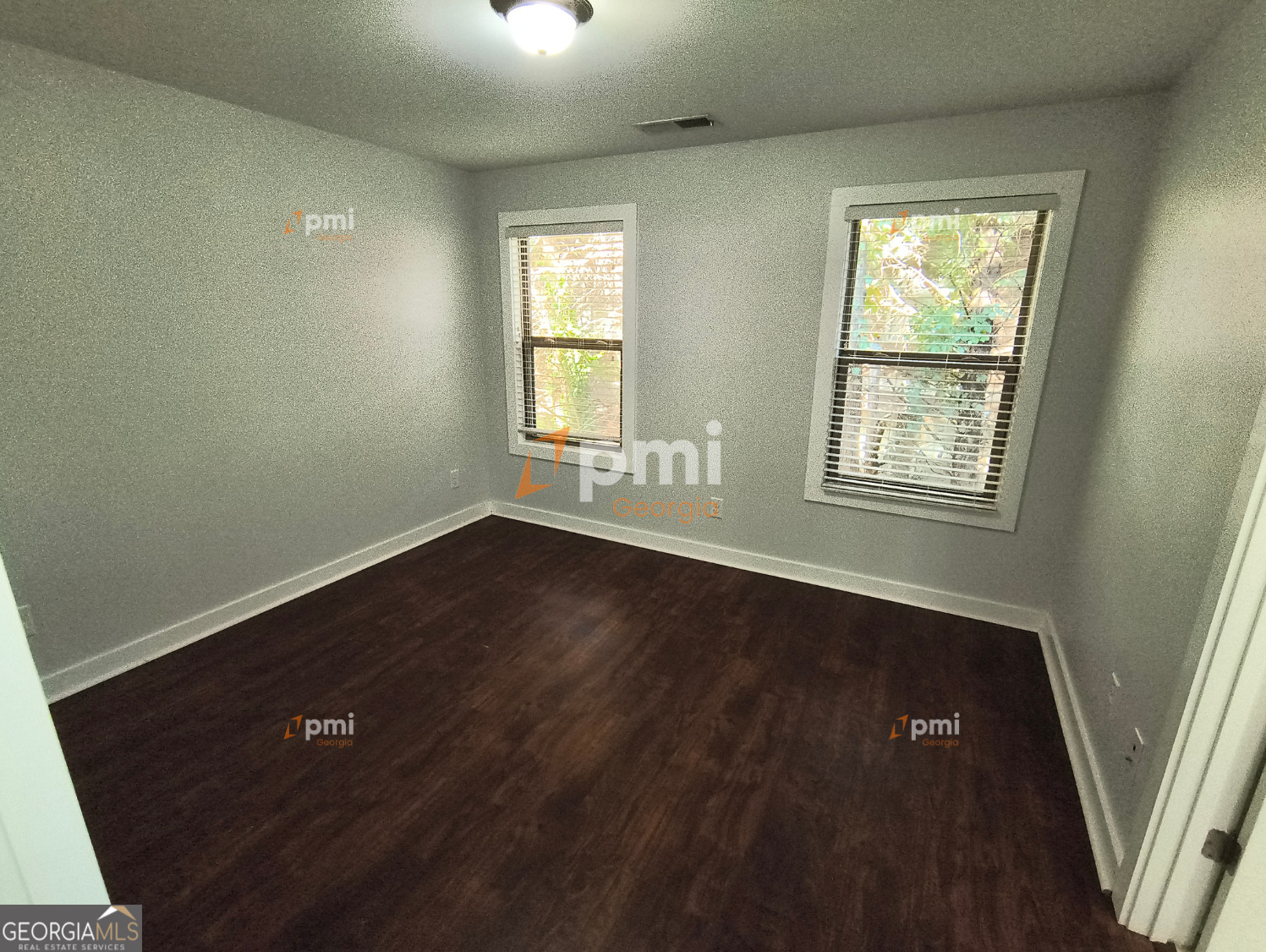 1778 Maple Walk Circle Southwest Atlanta, GA 30315 - Photo 8 of 17