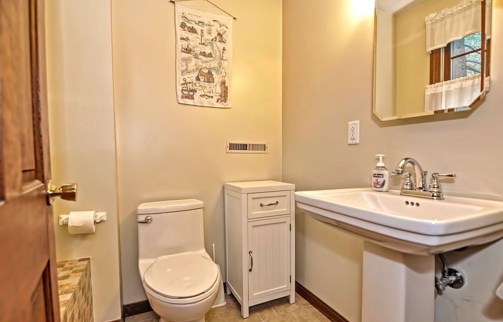 35 Teresa Road Hopkinton, MA 01748 - Photo 20 of 27 Gallery Image 20