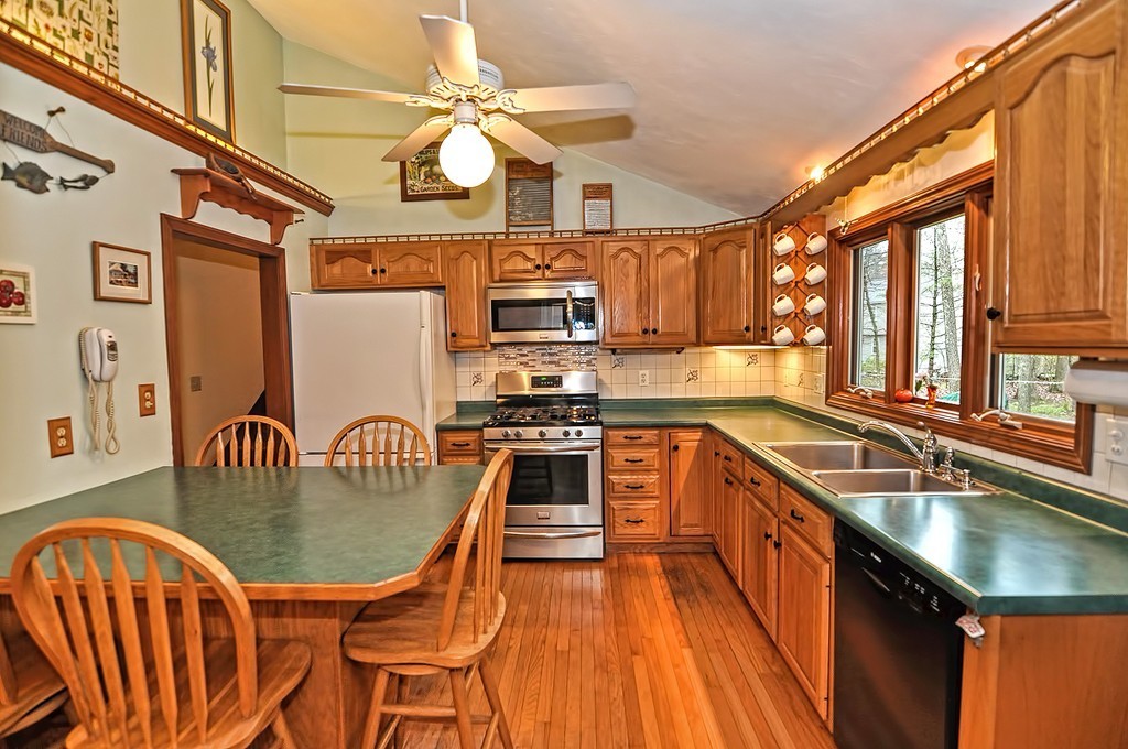 35 Teresa Road Hopkinton, MA 01748 - Photo 2 of 27 Gallery Image 2