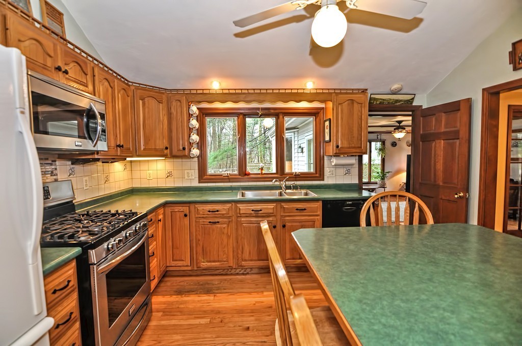 35 Teresa Road Hopkinton, MA 01748 - Photo 4 of 27 Gallery Image 4