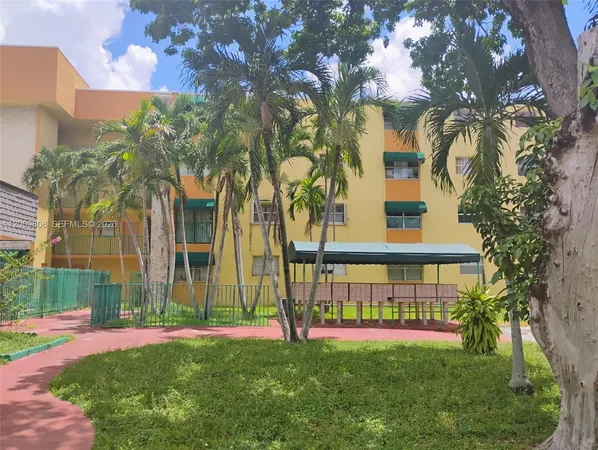 $1,700 | 606 West 81st Street, Unit 309, Hialeah, FL 33014