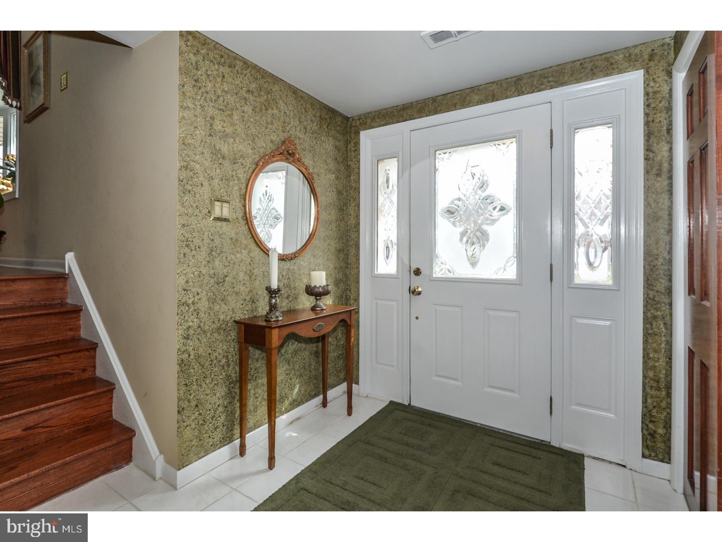 13420 Stevens Road Philadelphia, PA 19116 - Photo 3 of 25 Foyer