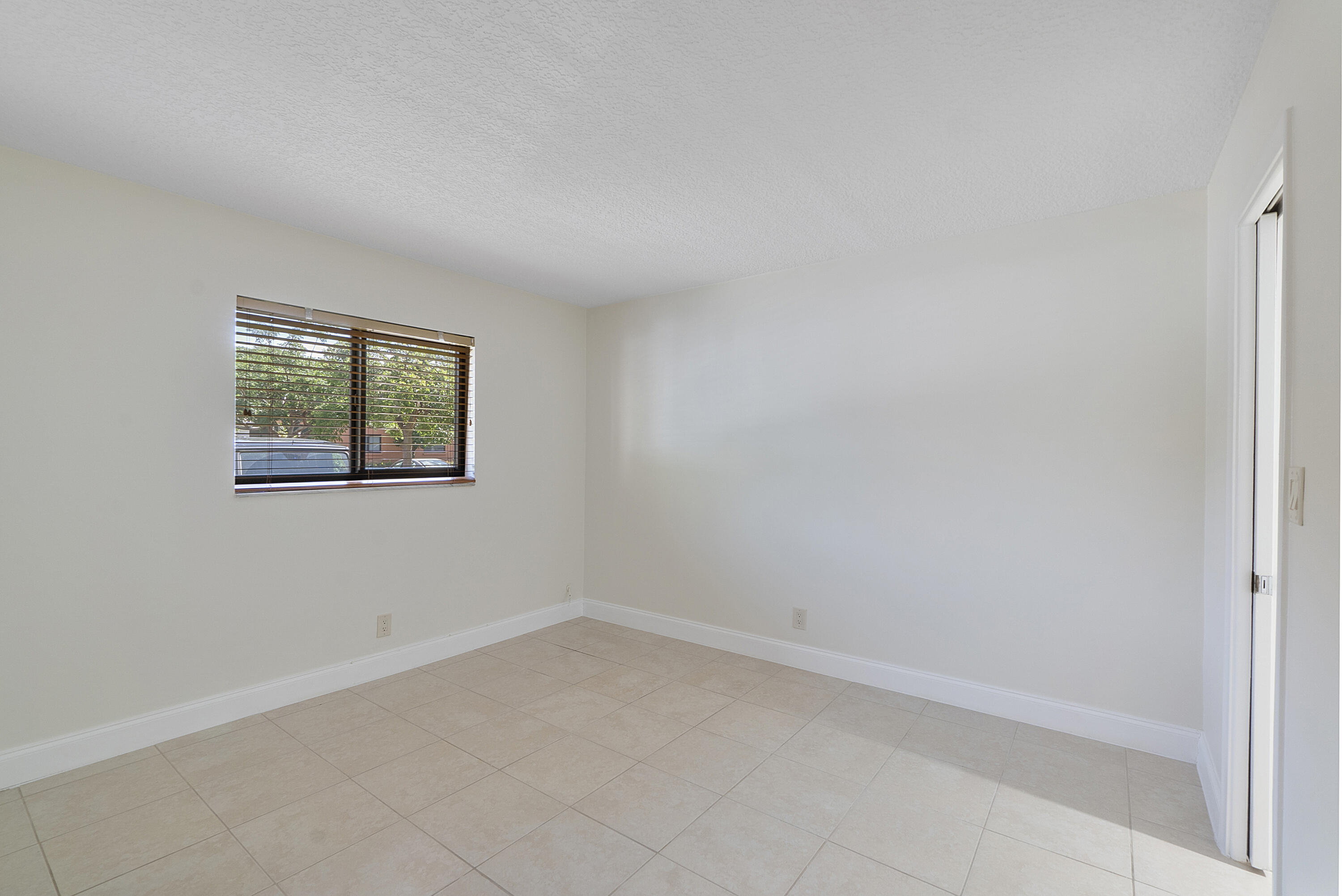 50 Southeast 12th Street, Unit 1380 Boca Raton, FL 33432 - Photo 5 of 10 50 SE 12th St C138_02