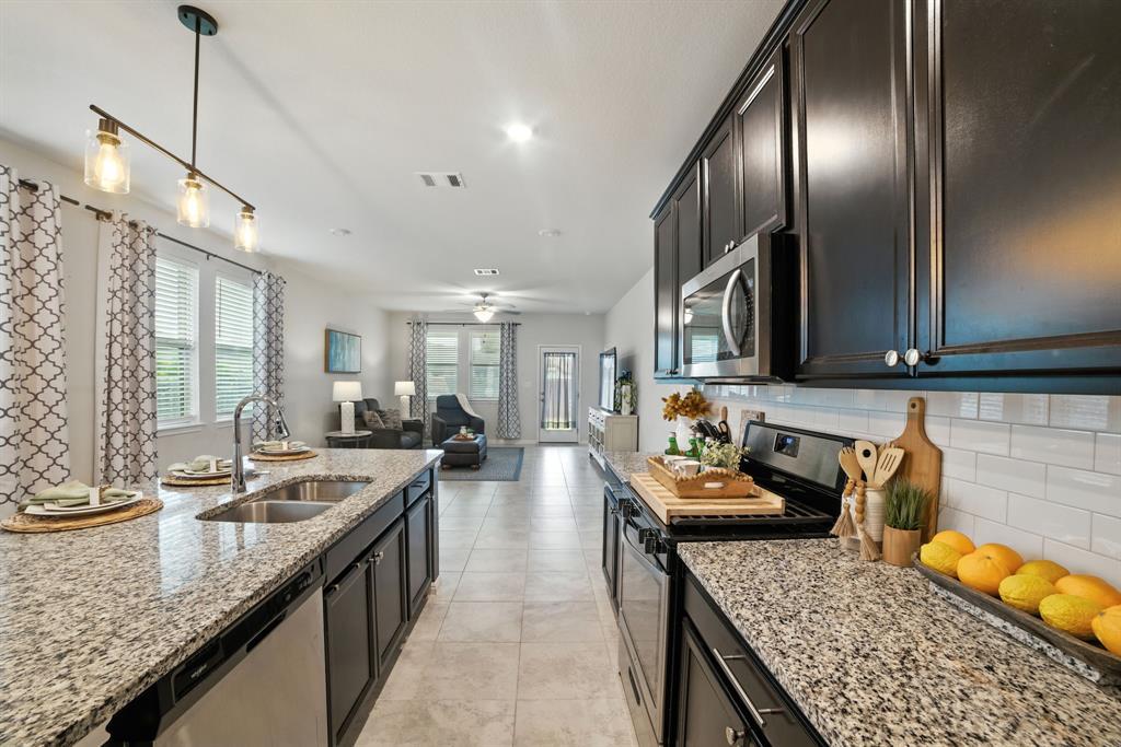 324 Mountain Valley Street Georgetown, TX 78628 - Photo 6 of 37