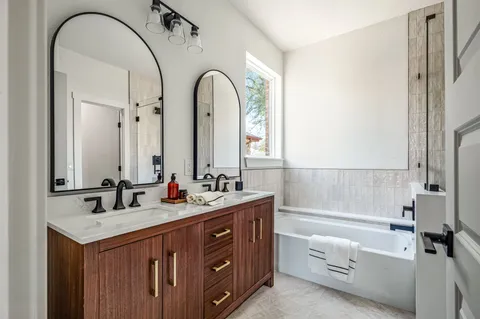 $425,000 | 1516 Natural Bridge Lane, Pflugerville, TX 78660