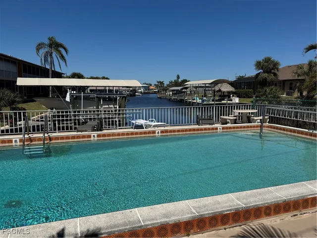 $260,000 | 4543 Southeast 6th Place, Unit 1D, Cape Coral, FL 33904