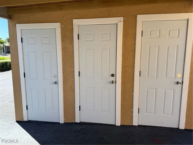 $260,000 | 4543 Southeast 6th Place, Unit 1D, Cape Coral, FL 33904