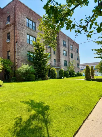 $299,000 | 128-11 Newport Avenue, Unit 4A | Belle Harbor