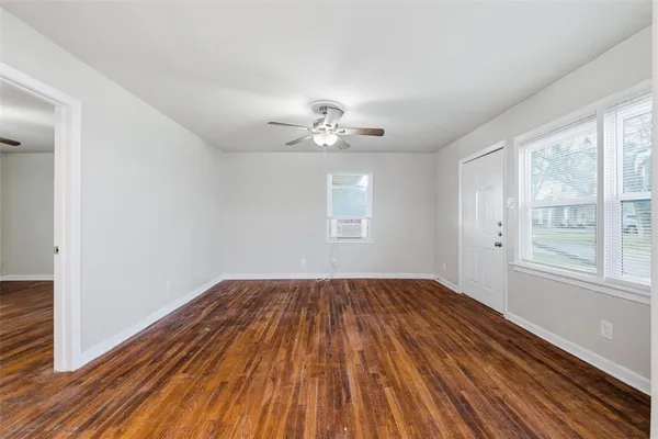 $1,250 | 110 Poplar Street, Waxahachie, TX 75165